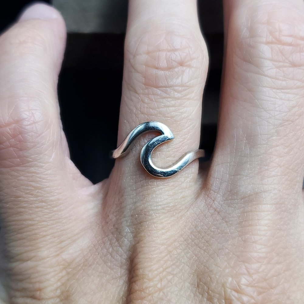 Size 6.25 Sterling Silver Slightly Thick Ocean Wave Ring